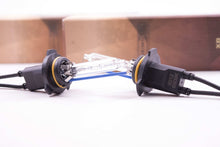 Load image into Gallery viewer, 9012: Morimoto XB HID Bulbs (Pair)